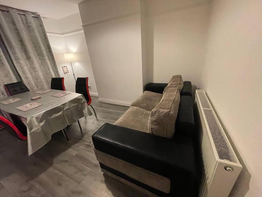Large Beautiful 3 Bed House In City Of เบอร์มิงแฮม ภายนอก รูปภาพ