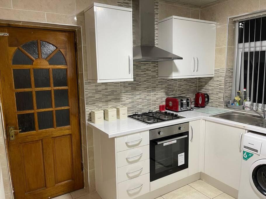 Large Beautiful 3 Bed House In City Of เบอร์มิงแฮม ภายนอก รูปภาพ